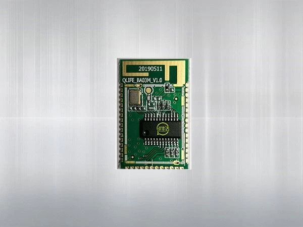 Offline spraakherkenningscontrolemodule met ultralaag vermogen heeft een zeer...